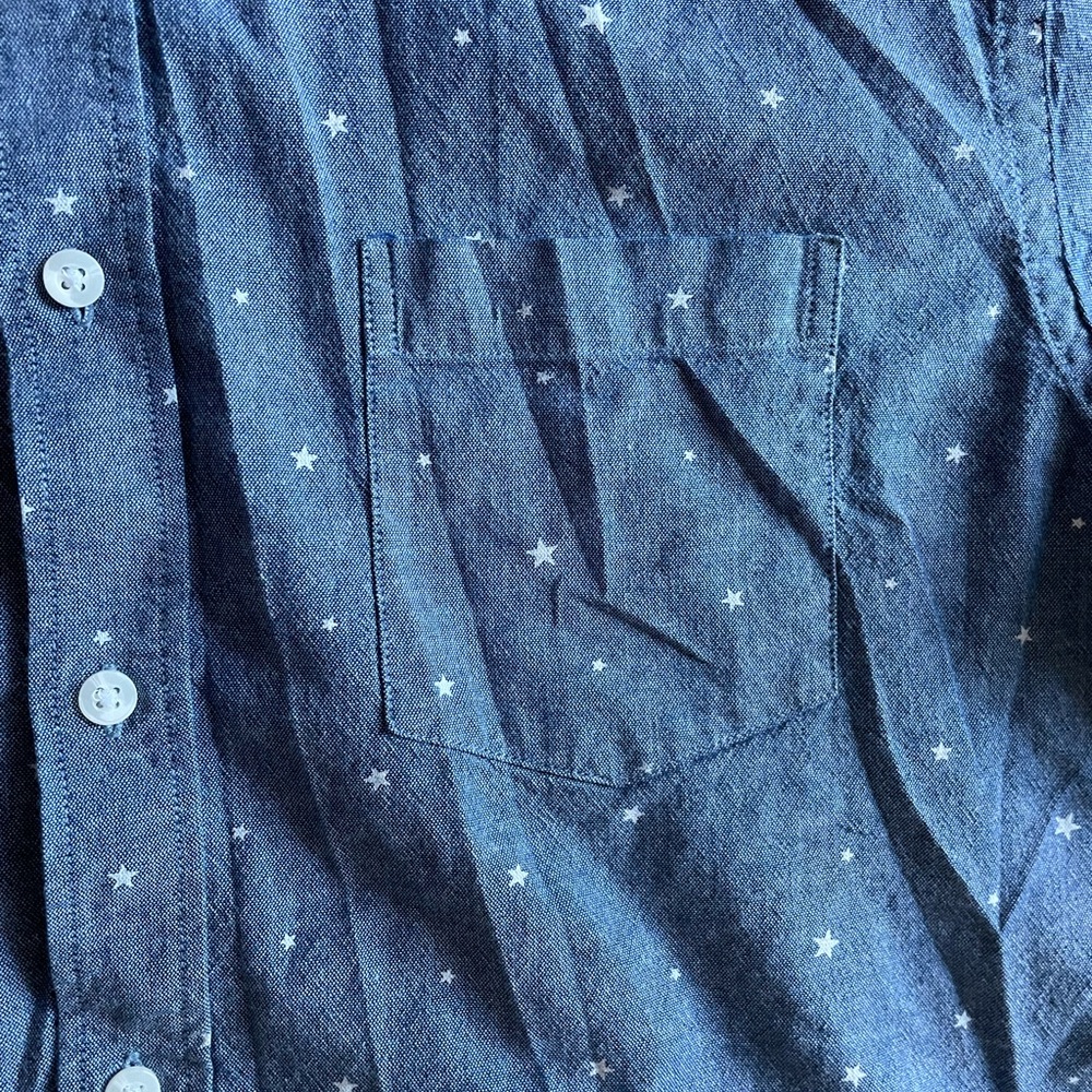 Mix & NY Button down stared shirt. Preloved. Nice shirt to wear. - Picture 3 of 4